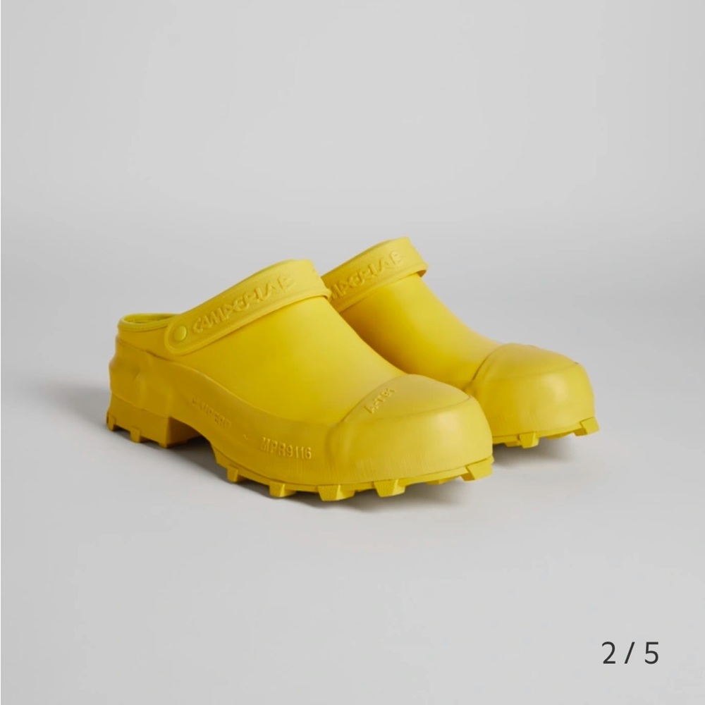 Yellow camper clogs